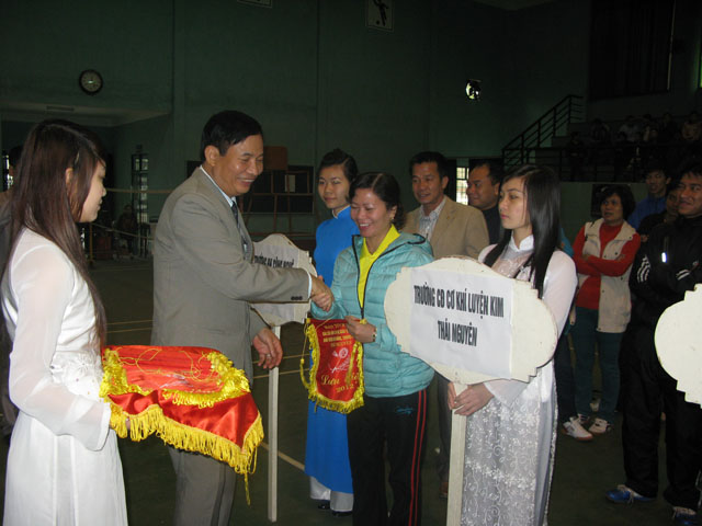 Đăng cai tổ chức giải cầu lông khối các trường CĐ, TCCN tỉnh Thái Nguyên năm 2012